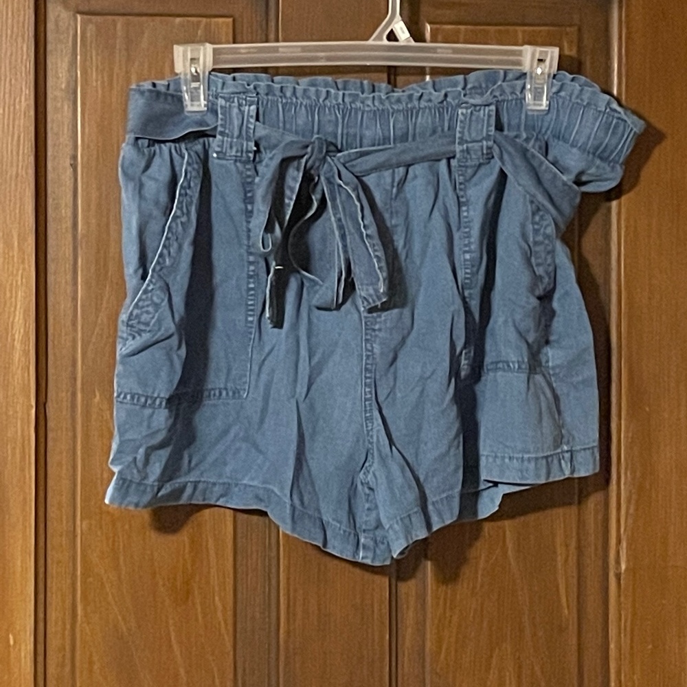 Time and Tru XXL blue linen paperback high waist shorts